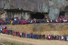 Velké čínské foto: 500 členů jedné rodiny se sešlo na společném snímku