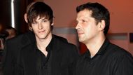 Hlavní hrdina Hannibal Lecter (Gaspard Ulliel) a režisér filmu Peter Webber.