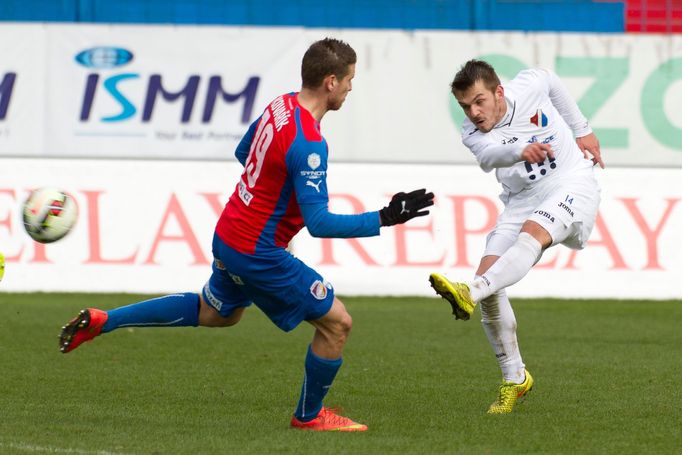 SL, Baník-Plzeň: Milan Jirásek (14) - Jan Kovařík