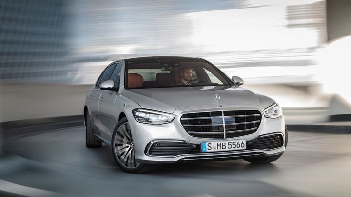 Na 850 tisíc nových Mercedesů bude muset do servisu. Hrozí u nich požár; Zdroj foto: Mercedes-Benz