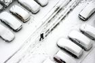 Česko trápí sníh a mráz, silničáři vyjeli i do nížin