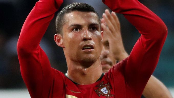 Cristiano Ronaldo hned v prvním zápase Portugalců na šampionátu potvrdil, proč je fenoménem současného fotbalu.