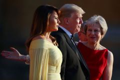 Brexit podle Mayové je špatně, kritizoval Trump. Jen uráží a je neurvalý, zlobí se Britové