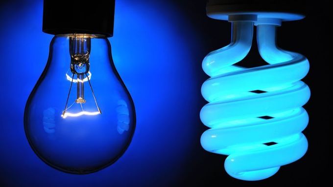 Úsporná žárovka má nižší spotřebu energie