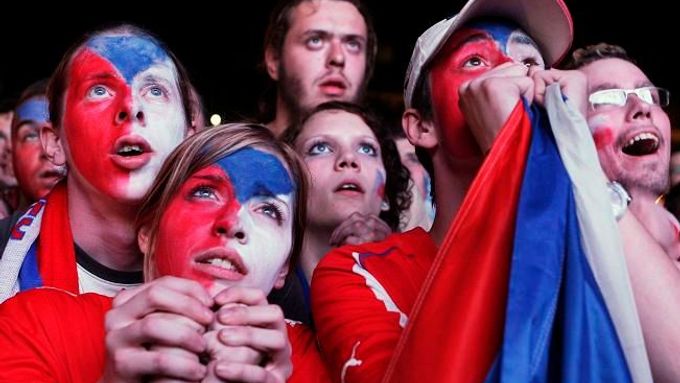 Čeští fanoušci už napjatě čekají na medailové radosti.