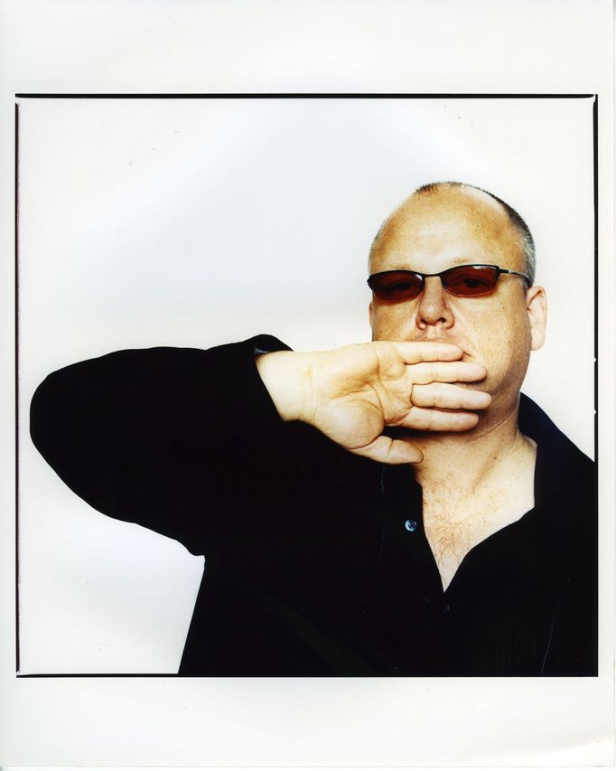 Frontman Pixies Black Francis má i sólovou kariéru pod jménem Frank Black.