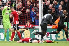 Liverpool i posedmé vítězný. Pomohla mu hrubka brankáře Sheffieldu