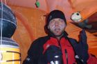 Čech zápasí při sestupu z K2 s počasím