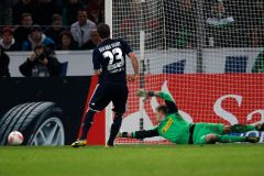 VIDEO Van der Vaart: krásný gól a poté zahozená penalta