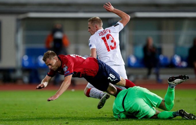 Matěj Vydra a Nikolaj Zolotov v zápase skupiny E kvalifikace MS Česko - Bělorusko