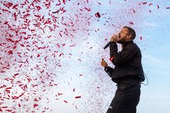 Bezkrevný dojem, ale i bubenický souboj frontmana. Imagine Dragons zahráli v Praze