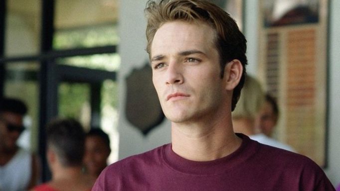 Luke Perry jako Dylan z Beverly Hills 902 10, role mu zajistila doživotní slávu