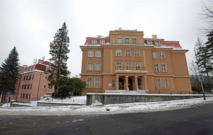 Karlovy Vary, dům, Vladimir Olejnik, bývalý ukrajinský poslanec, dnes stíhán za falšování hlasování, byt v Krále Jiřího 1341/4.