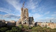 Sagrada Família má mít celkem 18 věží. Věž Panny Marie bude druhou nejvyšší po věži Ježíše Krista, která má mít 172 metrů, čímž překoná dosud nejvyšší katedrálu světa v německém Ulmu (161,5 metru).