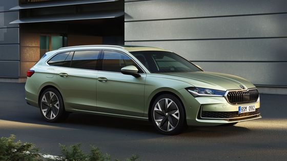 Škoda Superb Combi startuje na 1 035 900 korunách s naftovým dvoulitrem.