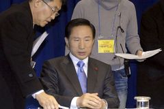 Jihokorejský prezident dostal mandát zválcovat KLDR