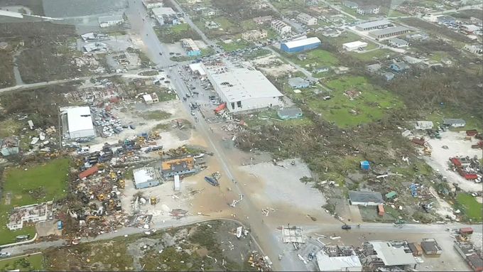 Letecké záběry: Zpustošené Bahamy po řádění hurikánu Dorian