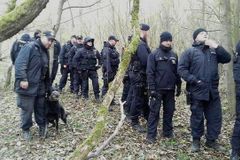 Tragický scénář se naplnil. Policisté našli tělo hledaného tříletého chlapce v řece