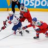 David Pastrňák, Jakub Krejčík a Brock Nelson ve čtvrtfinále MS 2024 Česko - USA