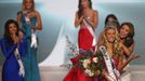 Olivia Jordan of Oklahoma is crowned by Miss USA 201