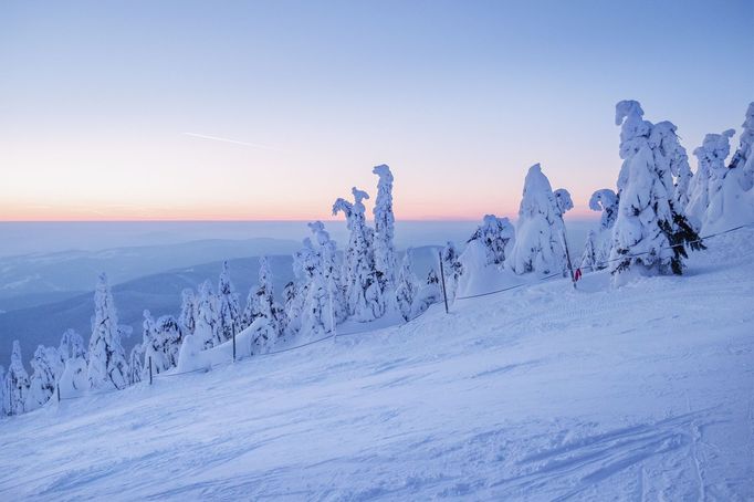 Krkonoše, zimní stezka z Lysé hory na Vrbatovu boudu