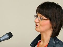 Marcela Urbanová přišla vypovídat na okresní soud v Přerově o pokusu ovlivnit ji v kauze Čunek.