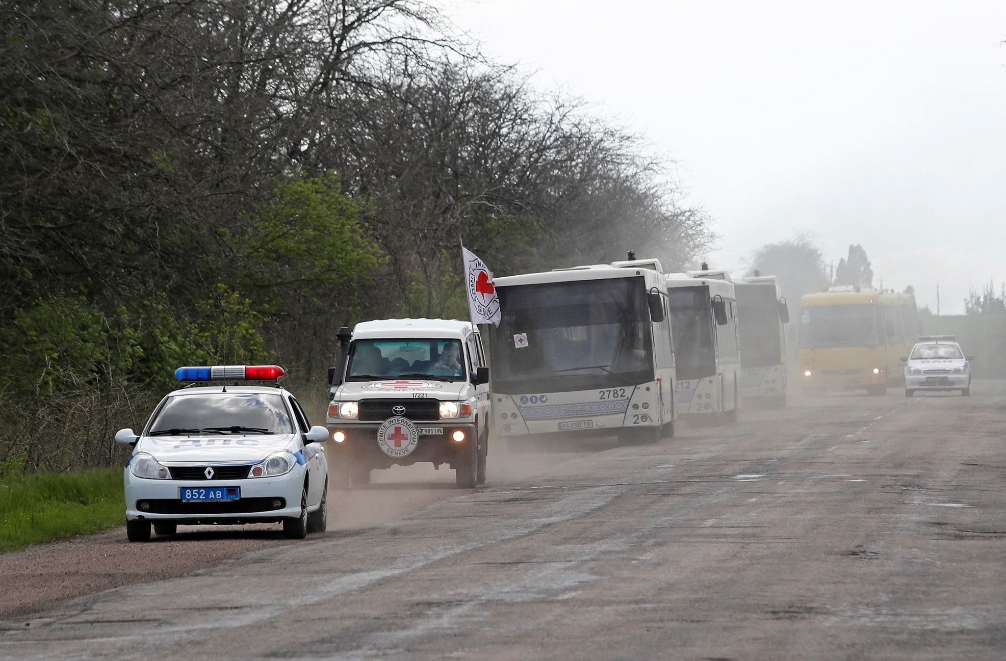 ukrajina rusko invaze mariupol humanitární konvoj