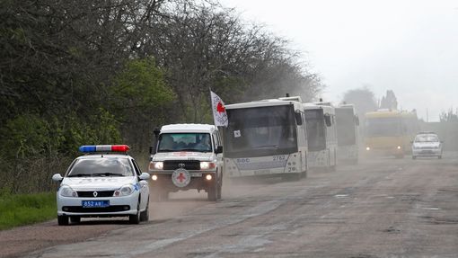 Evakuační konvoj z Mariupolu do Záporoží.