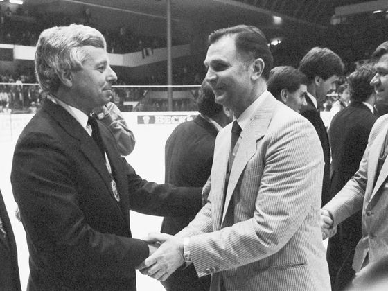 MS v hokeji 1985 v Praze: Trenéři Luděk Bukač (vlevo) a Viktor Tichonov.