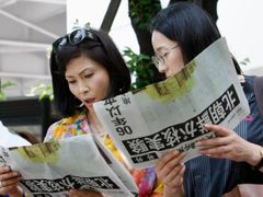 Obyvatelé Tokia čtou o severokorejském jaderném testu