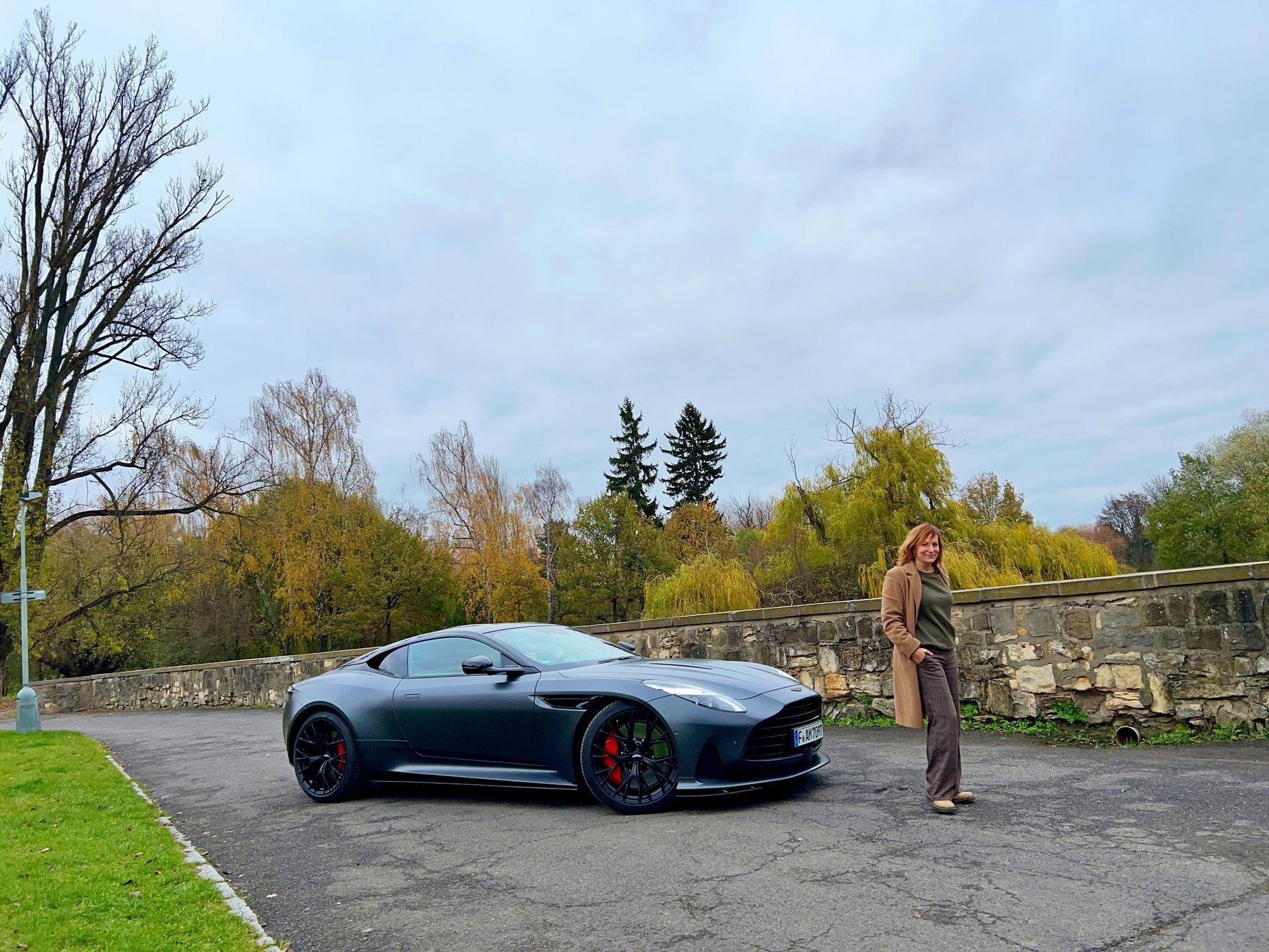 Aston Martin DB12
