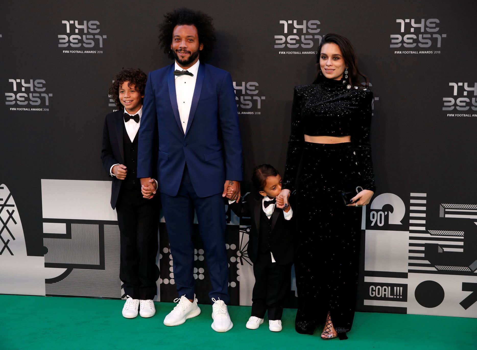 fotbal, galavečer FIFA 2018, Marcelo s manželkou Clarisse Alvesovou a dětmi