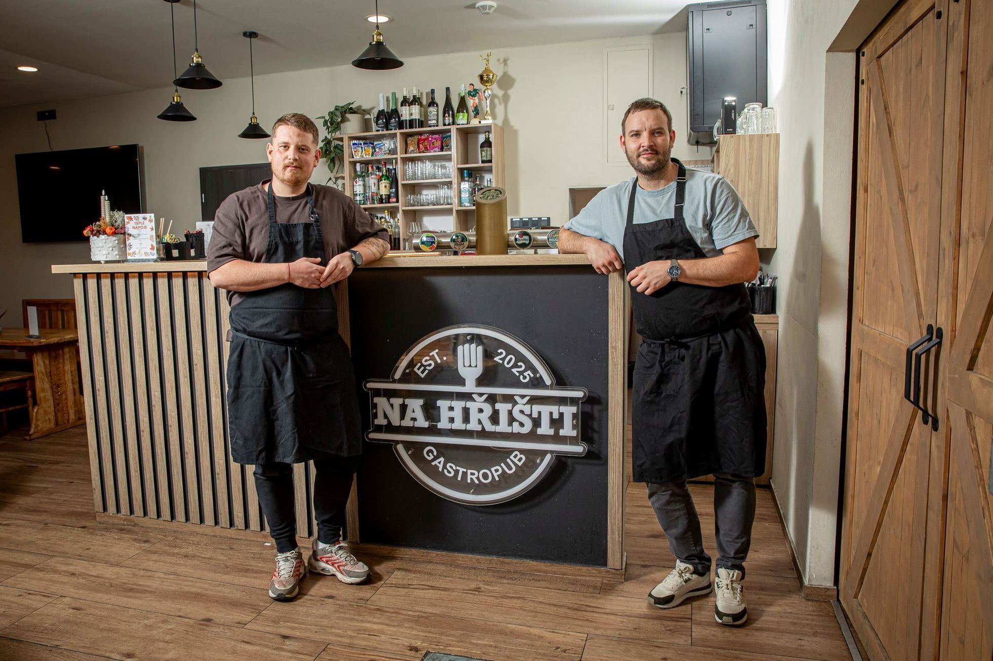 gastropub, hospoda, bílá hora, kuchaři, gastro, fotbalové hřiště, hřiště, praha 6