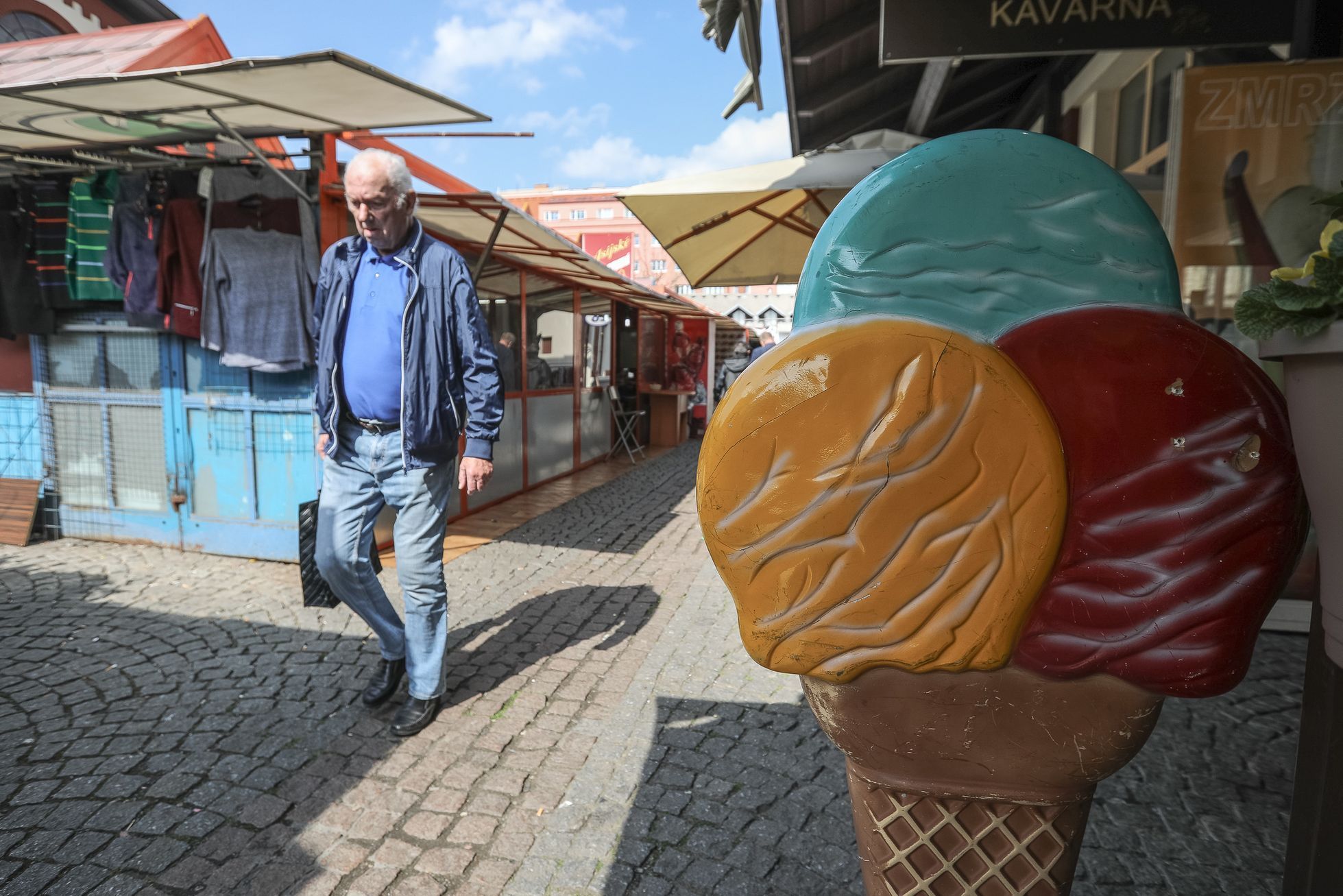 Vyklízení stánků na Holešovické tržnici, duben 2019