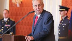 Prezident Miloš Zeman jmenoval náčelníka generálního štábu Aleše Opatu a odvolal Josefa Bečváře