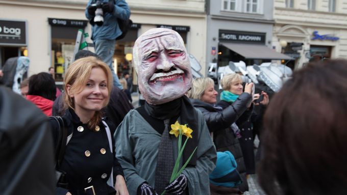 Na "svého" Václava Klause si lidé vzpomněli i letos 17. listopadu v Praze.