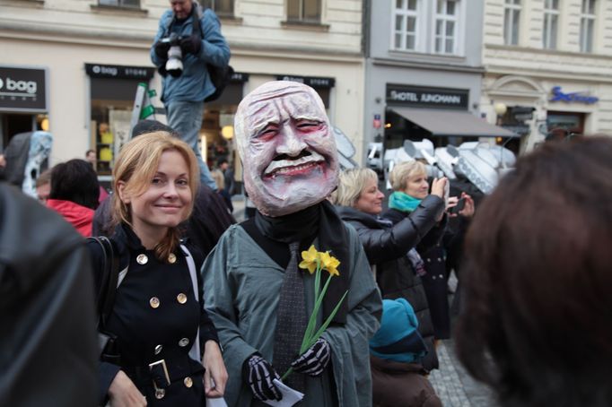 17. listopad 2015, Praha, alegorický vůz, Václav Klaus