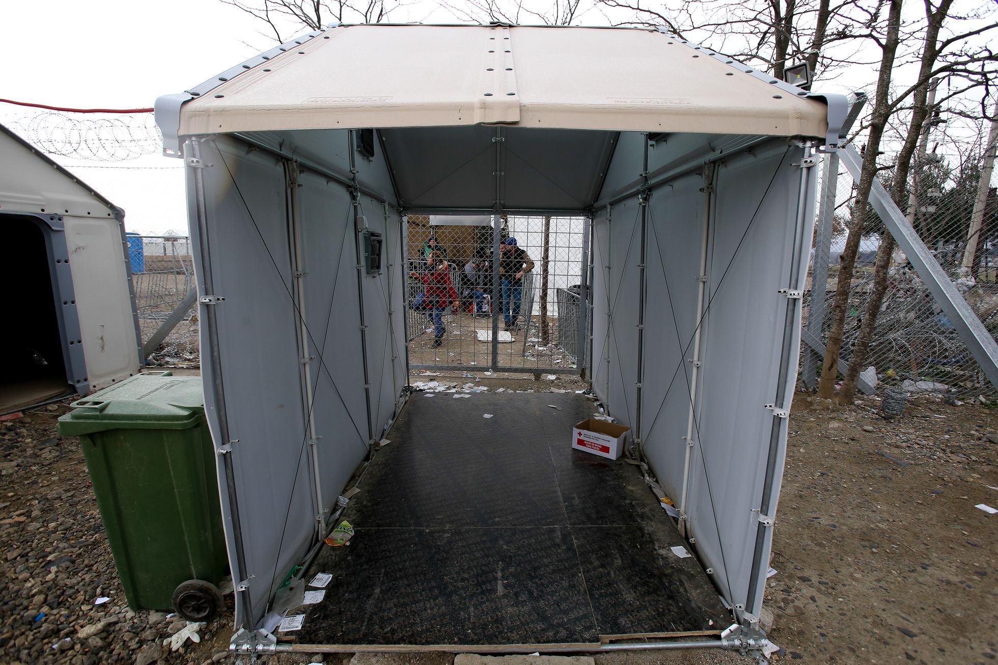Makedonie - záchytné uprchlické centrum na makedonsko-řecké hranici