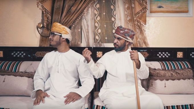 Záběr z videoklipu arabského coveru skladby Despacito.