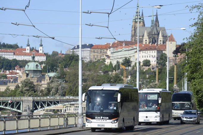 Protestní jízda autobusových dopravců z 12. května 2020