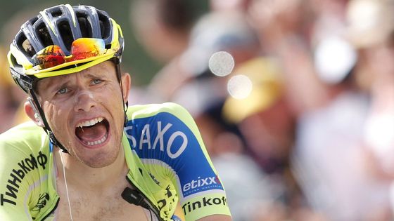 Pády, emoce i šílení fanoušci. Top 50 fotek Tour de France