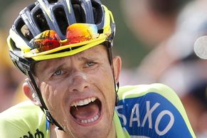 Pády, emoce i šílení fanoušci. Top 50 fotek Tour de France