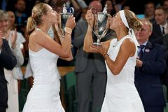 Dva kanáry ve finále Wimbledonu po 64 letech. Rusky spěchaly i na popud Navrátilové