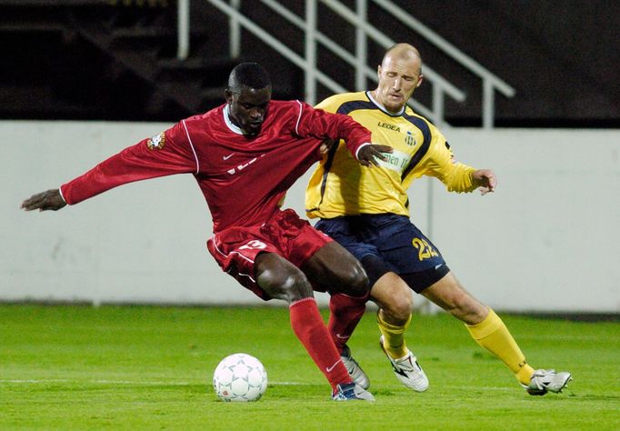 Patrice Abanda (Drnovice) a Luděk Zelenka (Blšany)