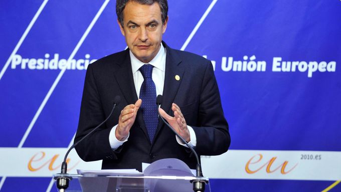 Deficit rozpočtu snížíme, slibuje Zapatero.