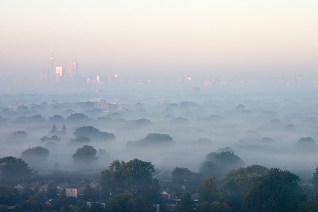 Foto: Podívejte se, jak smog zahaluje život ve městech - Kanada