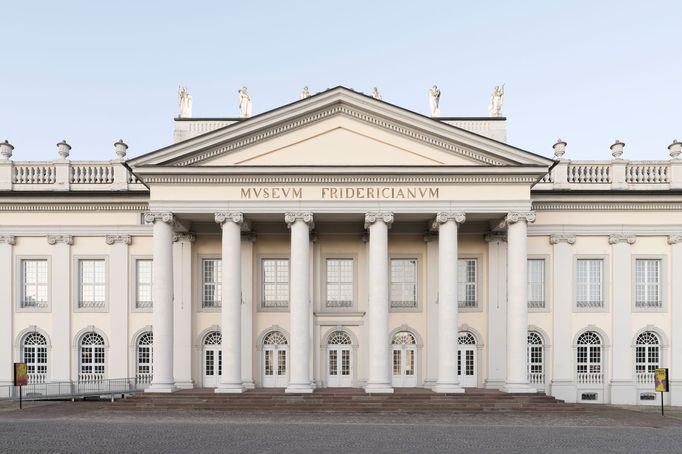 Hlavním dějistěm 14. ročníku Documenty, který v německém Kasselu potrvá do 25. září, je muzeum Fridericianum.