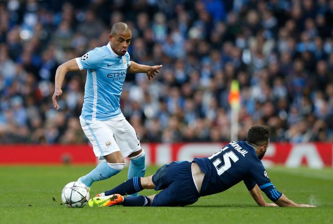 Real Madrid's Daniel Carvajal in action with Manchester City's Fernando