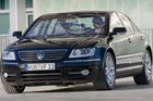Volkswagen Phaeton je propadák. O to lepší je to ale ojetina. Luxus a pohodlí si můžete užít za velmi nízké peníze. Našli jsme Volkswagen Phaeton 3.0 TDI 4Motion (2005, 125 000 km) za 189 000 Kč.