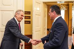 Zeman na setkání v Lánech podpořil slovenského prezidentského kandidáta Šefčoviče